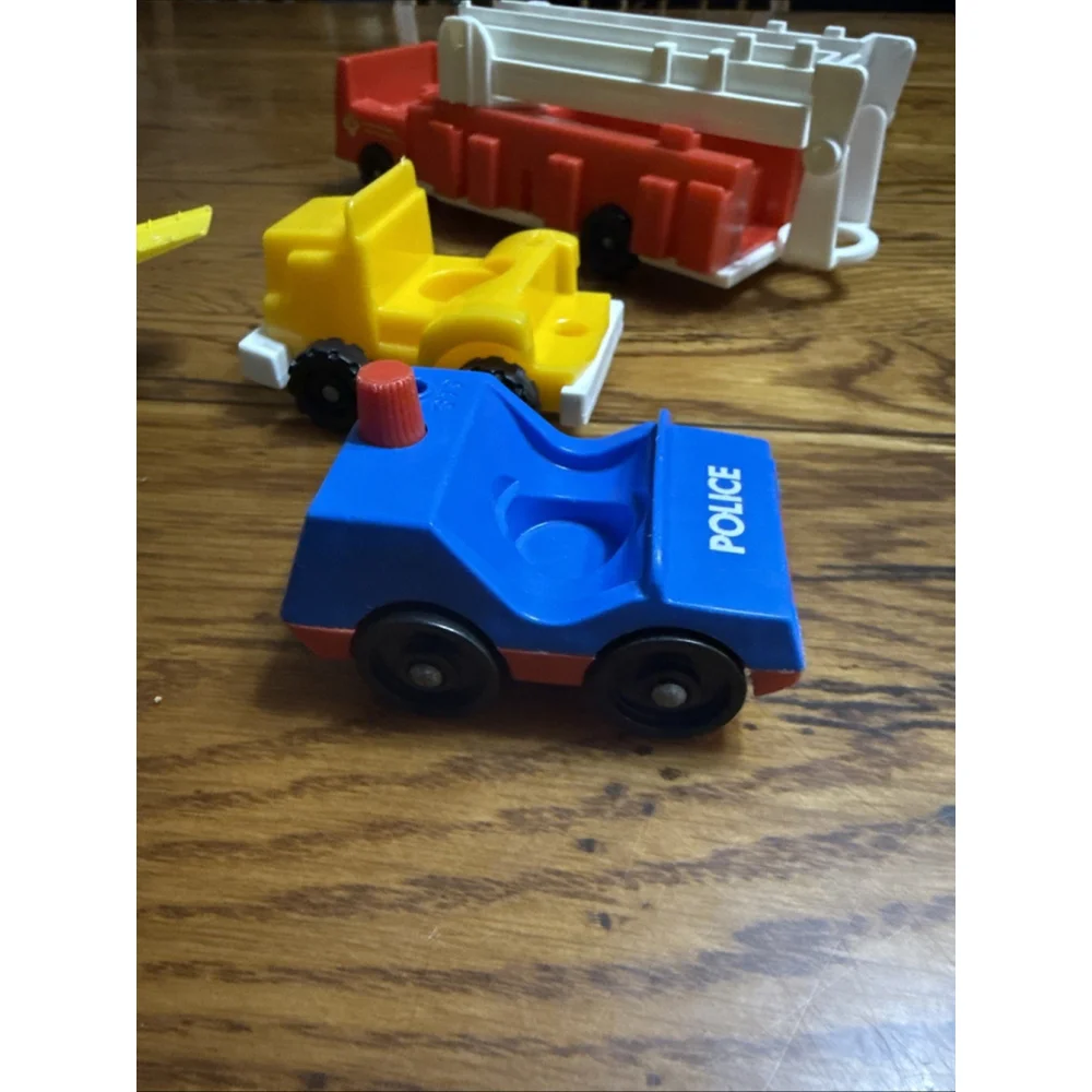 Vintage Fisher Price Little People FireTruck, Boat,police Big Ladder 6 Vehicles